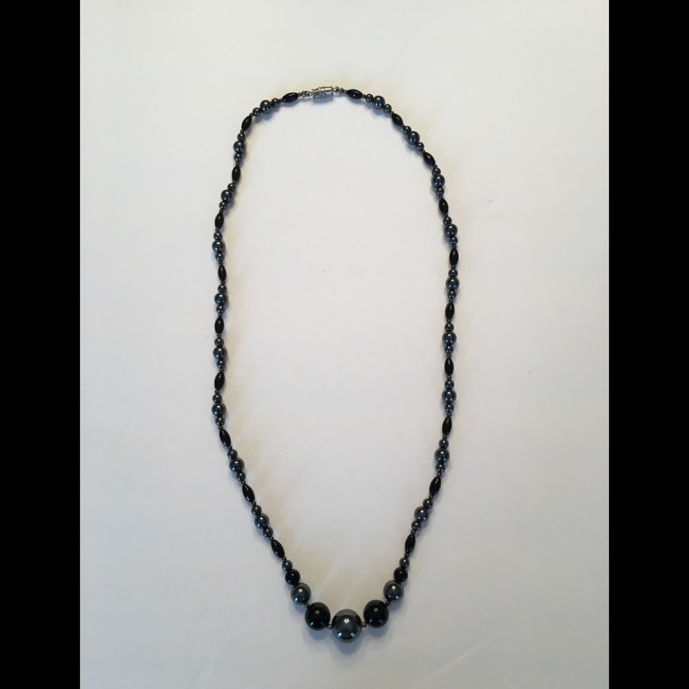 Black graduated bead necklace